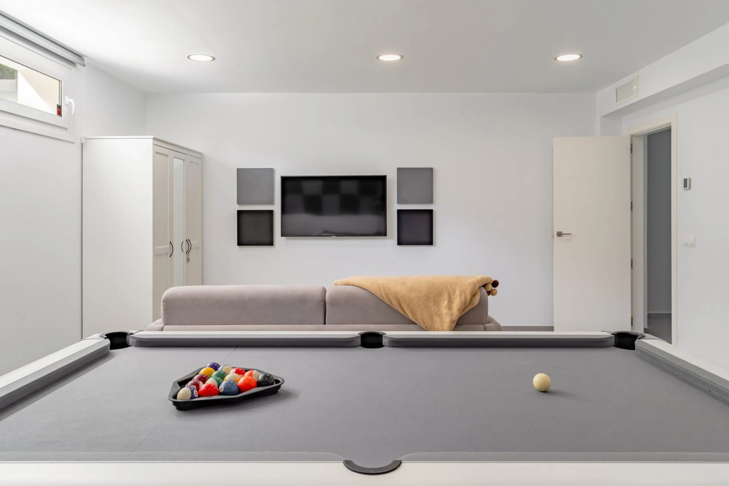 Contemporary villa with Scandinavian style, heated swimming pool, sauna and sea views in Fuengirola