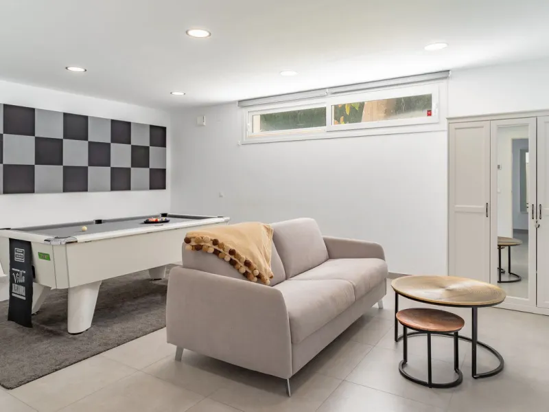 Contemporary villa with Scandinavian style, heated swimming pool, sauna and sea views in Fuengirola