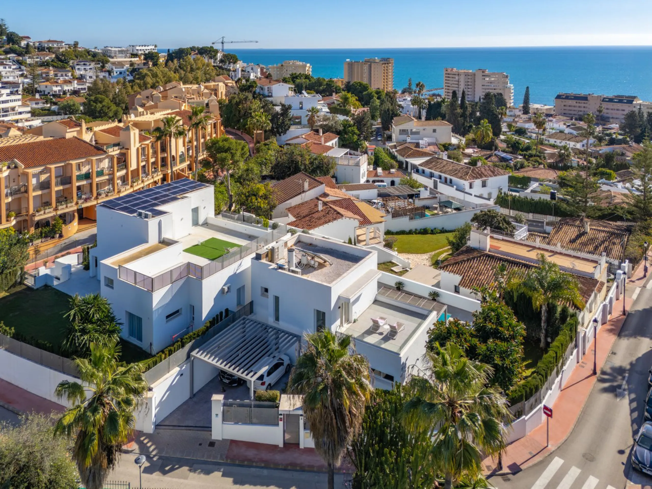 Contemporary villa with Scandinavian style, heated swimming pool, sauna and sea views in Fuengirola