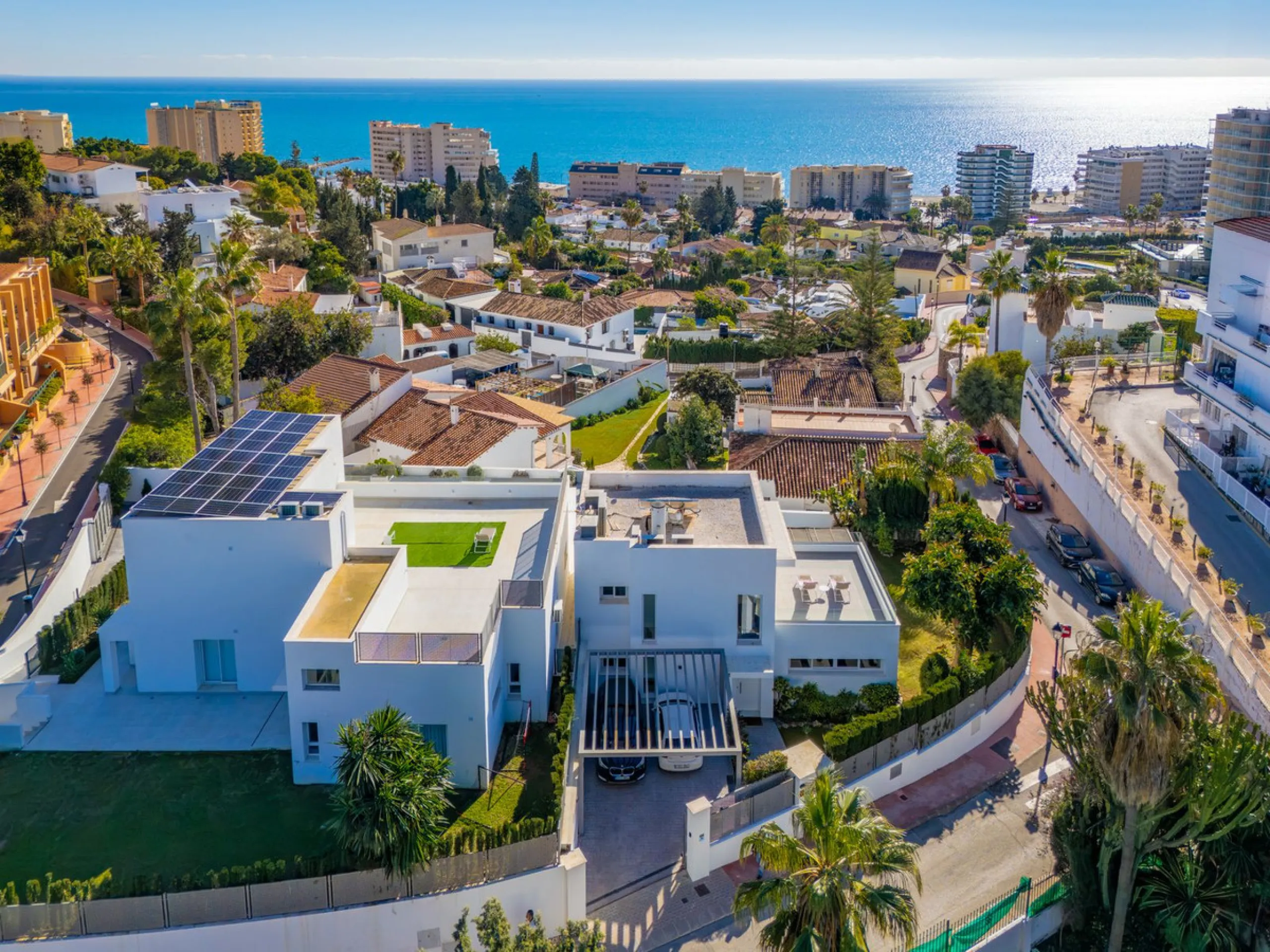 Contemporary villa with Scandinavian style, heated swimming pool, sauna and sea views in Fuengirola
