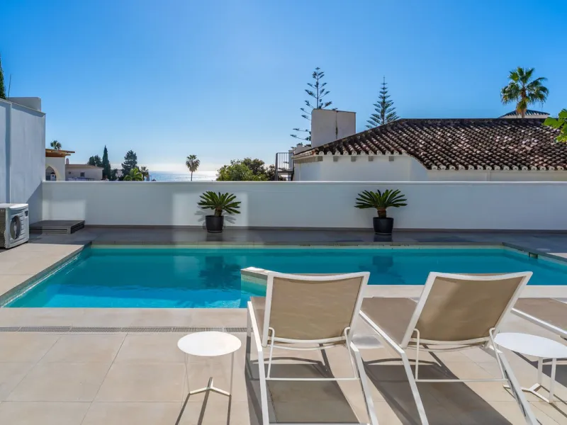 Contemporary villa with Scandinavian style, heated swimming pool, sauna and sea views in Fuengirola
