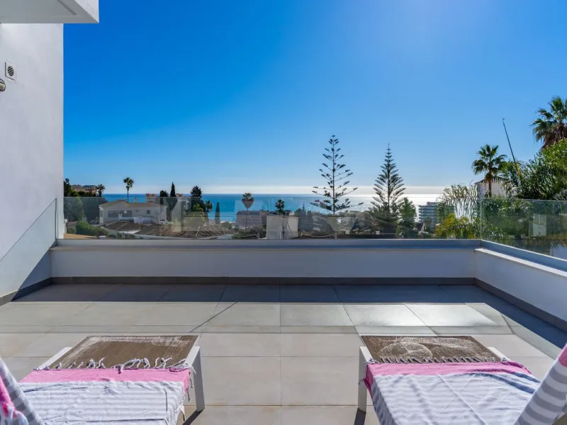 Contemporary villa with Scandinavian style, heated swimming pool, sauna and sea views in Fuengirola