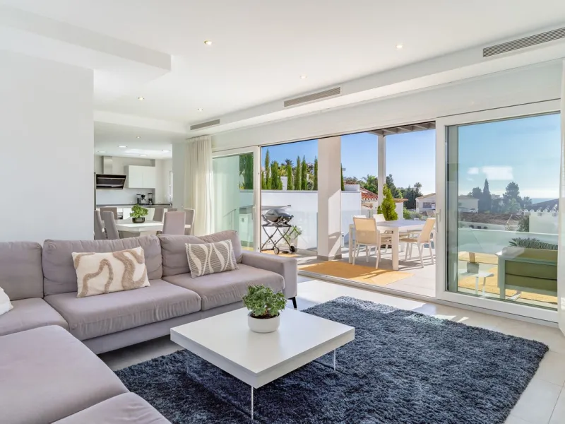 Contemporary villa with Scandinavian style, heated swimming pool, sauna and sea views in Fuengirola