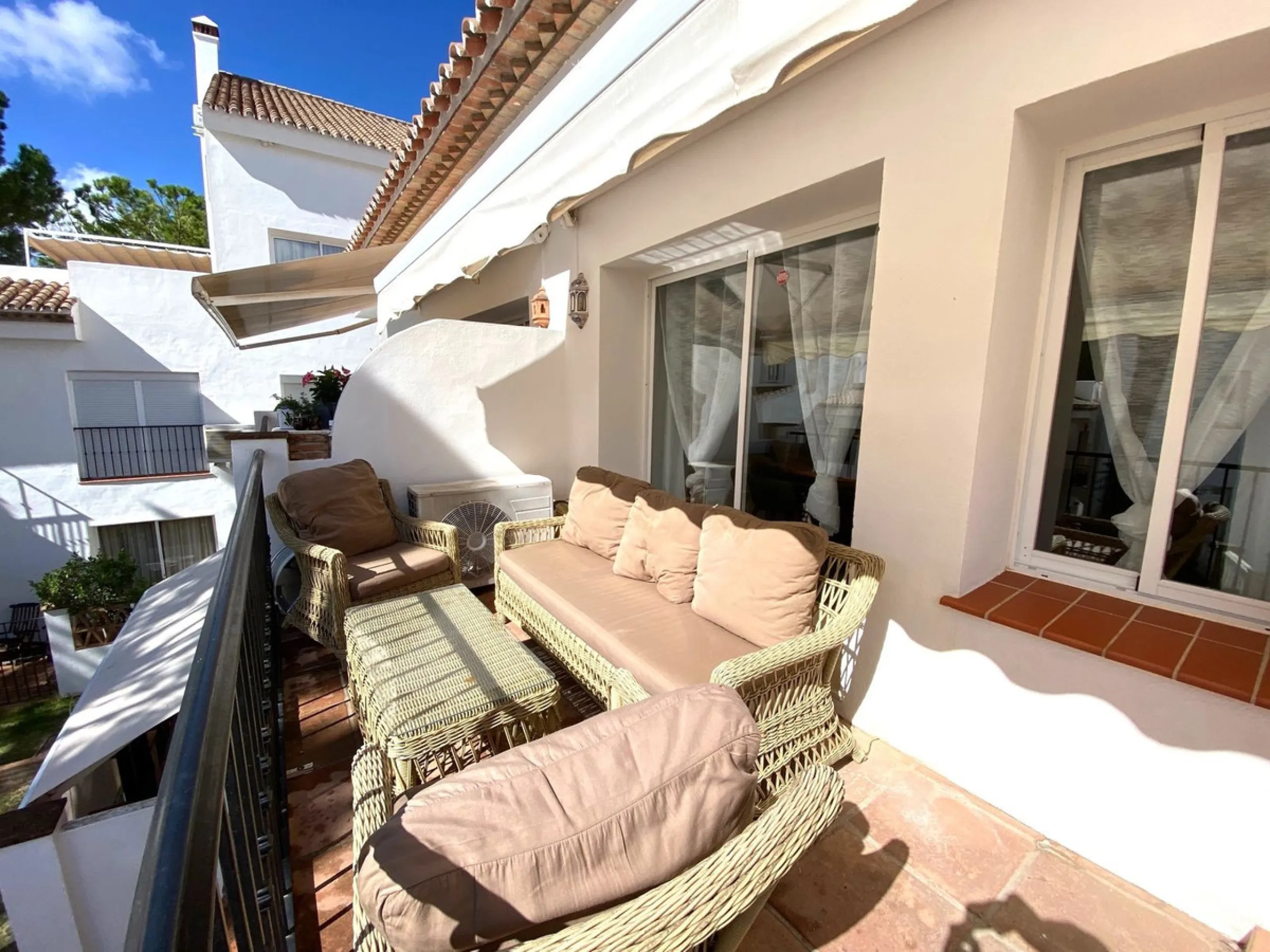 Renovated apartment in Pinos de Aloha.
