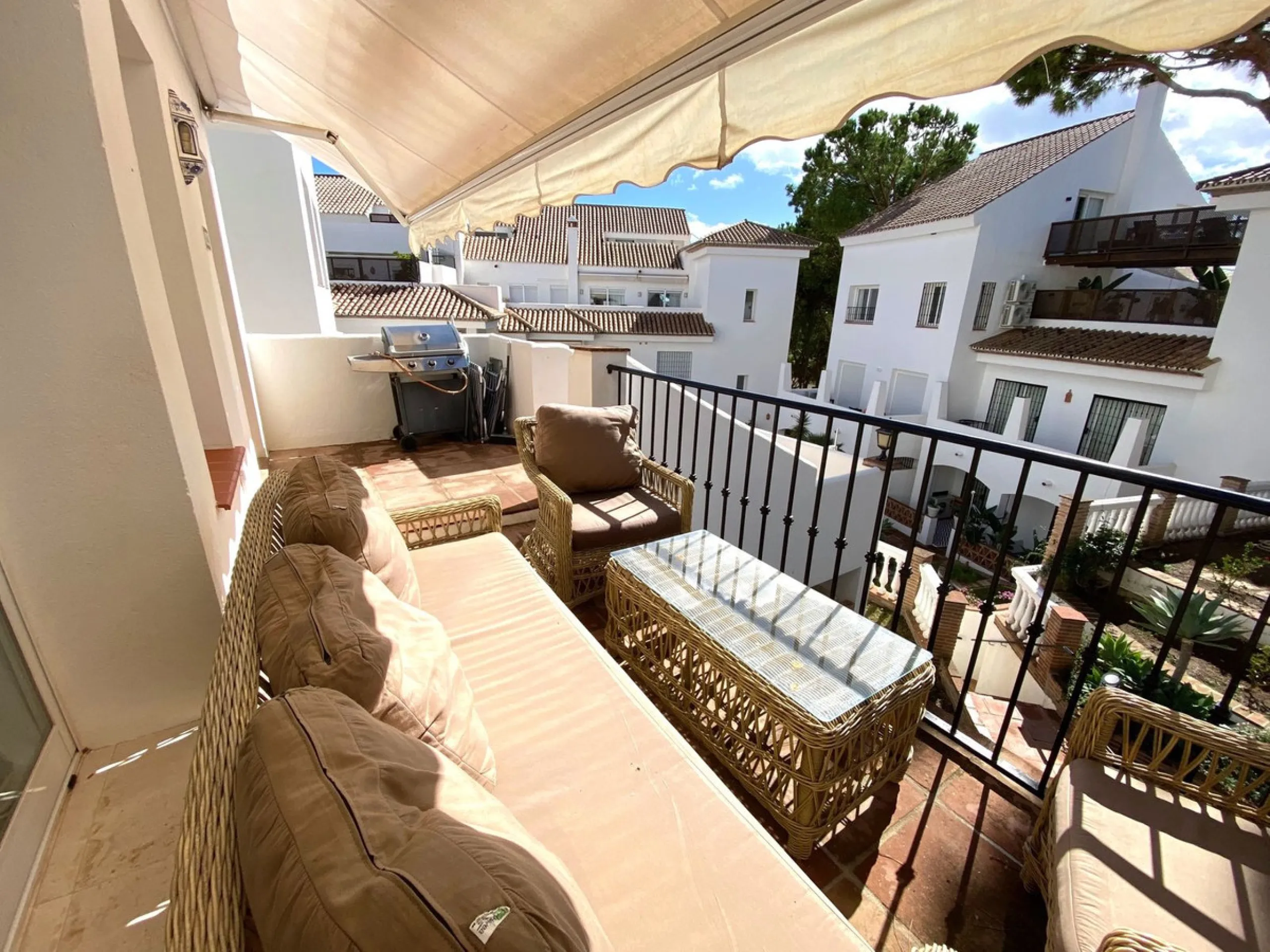 Renovated apartment in Pinos de Aloha.