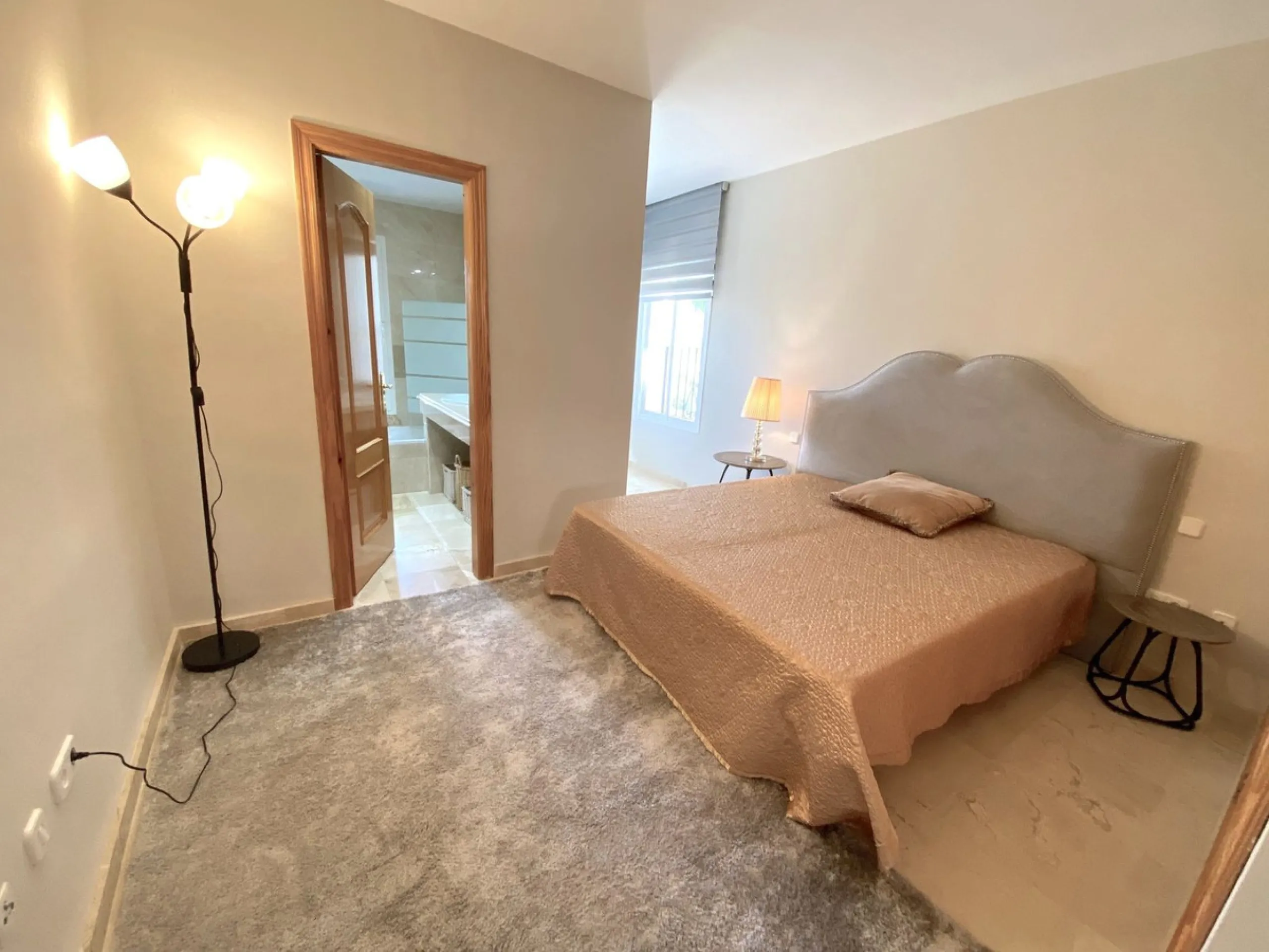 Renovated apartment in Pinos de Aloha.