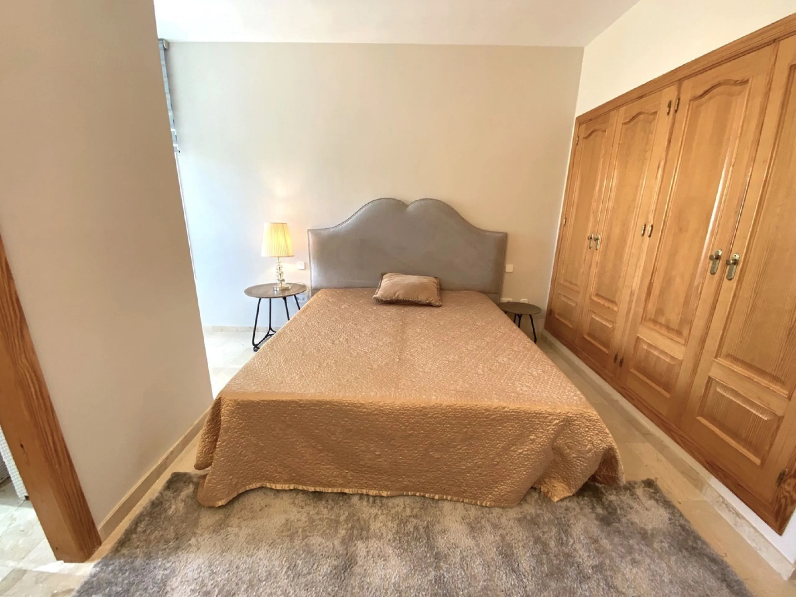 Renovated apartment in Pinos de Aloha.