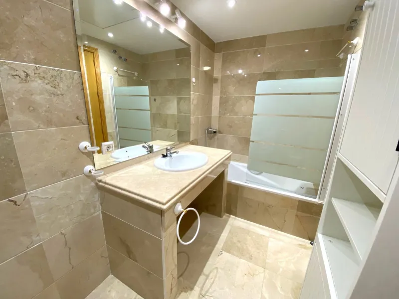 Renovated apartment in Pinos de Aloha.