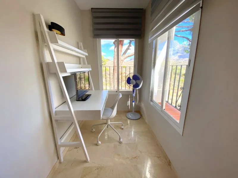 Renovated apartment in Pinos de Aloha.