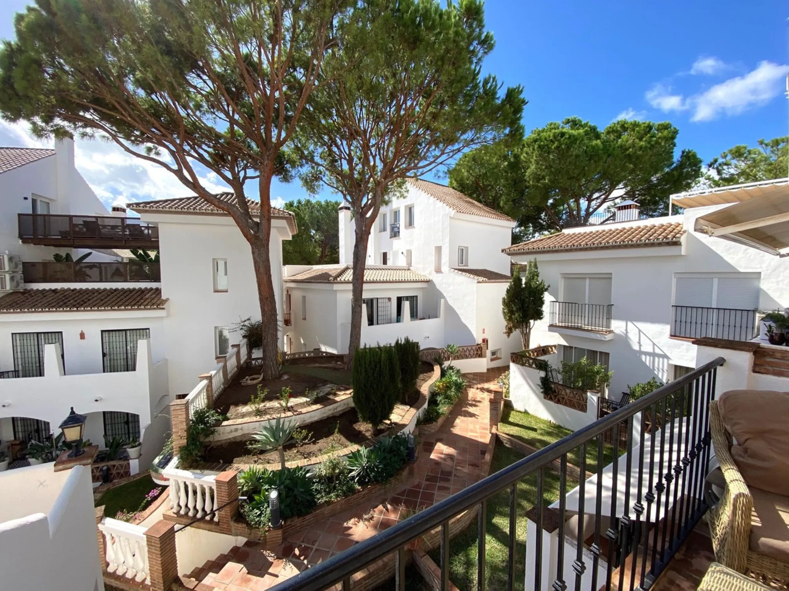 Renovated apartment in Pinos de Aloha.