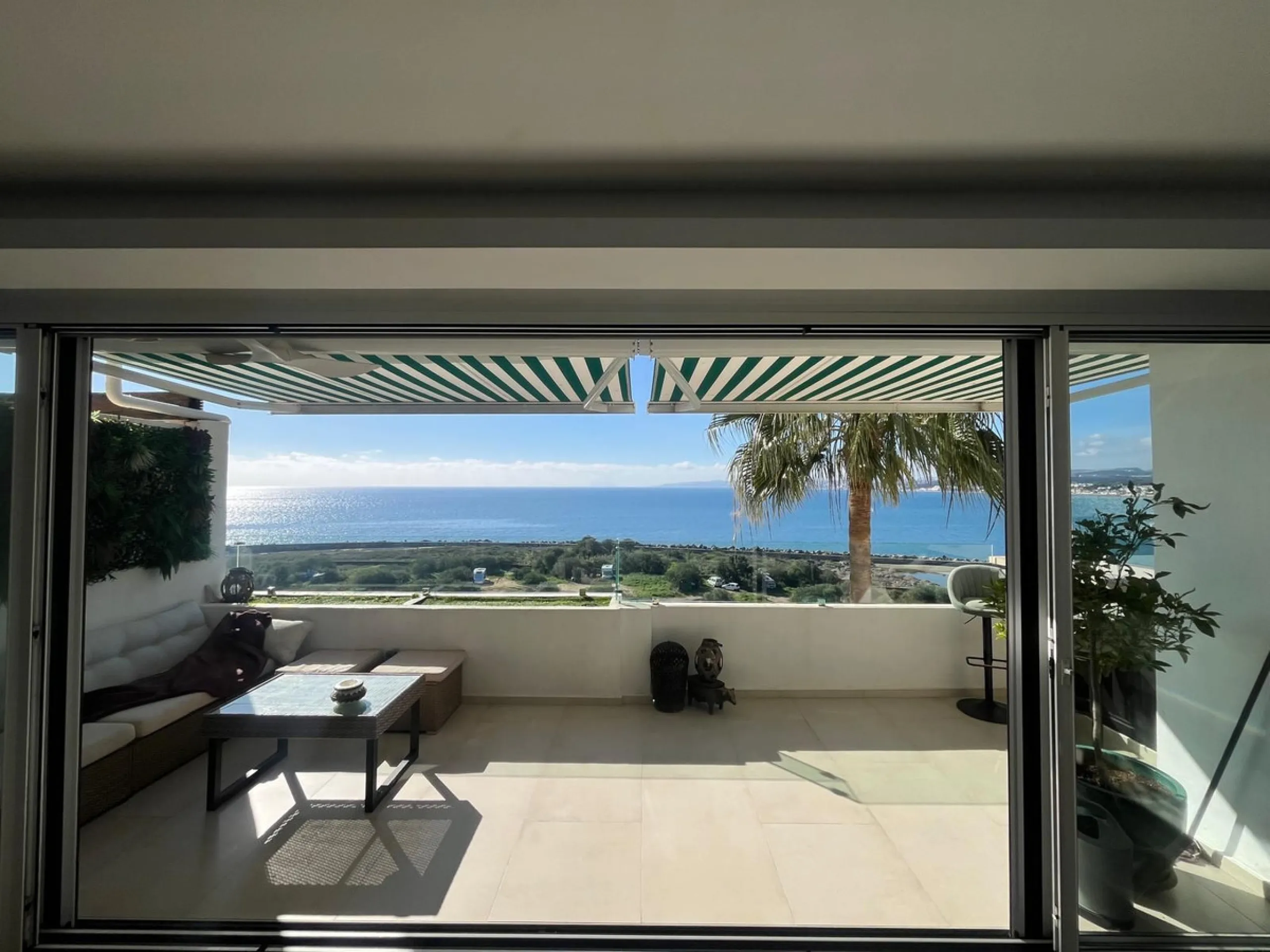 Exclusive Fully Refurbished Beachfront Apartment in Prime Estepona Location – Marina Bay
