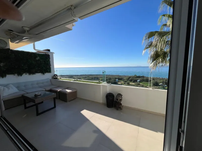 Exclusive Fully Refurbished Beachfront Apartment in Prime Estepona Location – Marina Bay