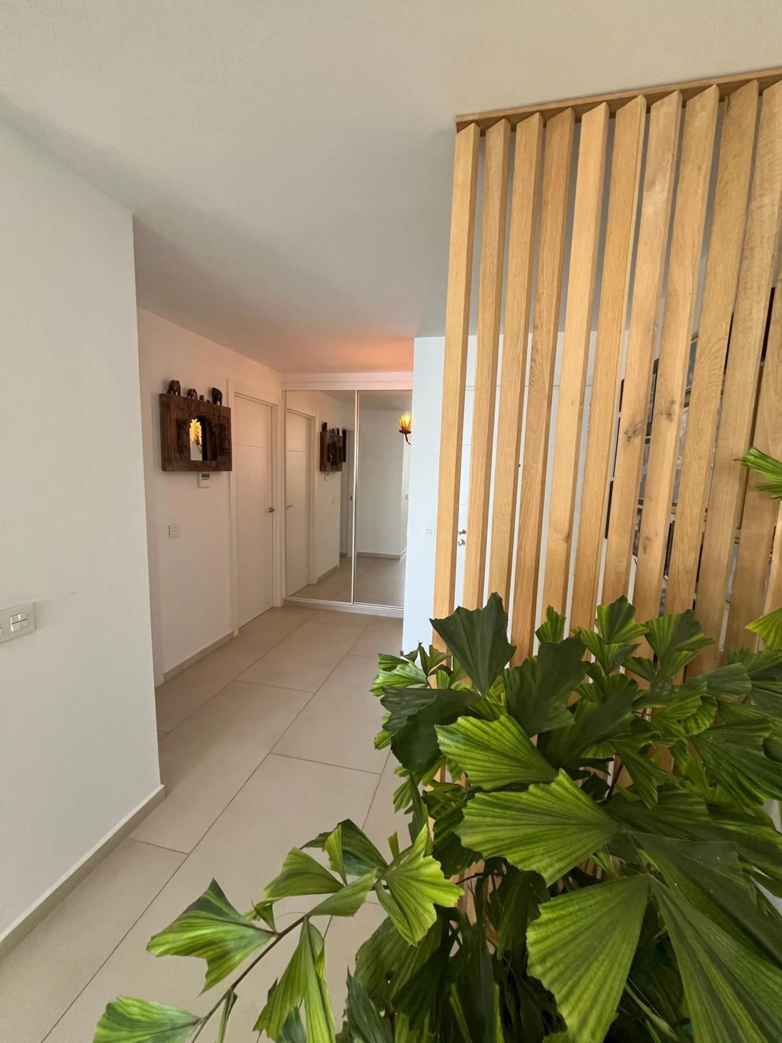Exclusive Fully Refurbished Beachfront Apartment in Prime Estepona Location – Marina Bay