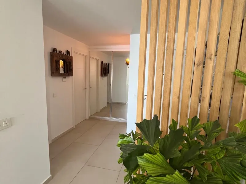 Exclusive Fully Refurbished Beachfront Apartment in Prime Estepona Location – Marina Bay