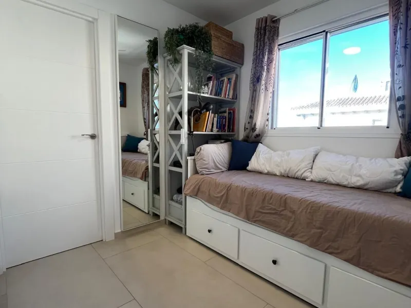Exclusive Fully Refurbished Beachfront Apartment in Prime Estepona Location – Marina Bay