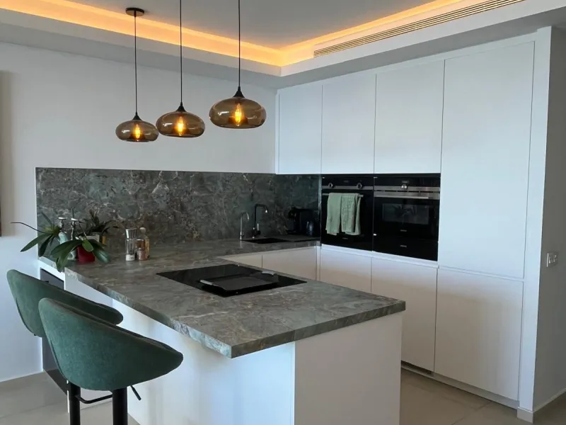 Exclusive Fully Refurbished Beachfront Apartment in Prime Estepona Location – Marina Bay