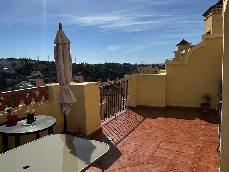 Stunning South-East Facing Penthouse with Panoramic Sea & Sierra Bermeja Views – Near Valle Romano & Azata Golf, Estepona