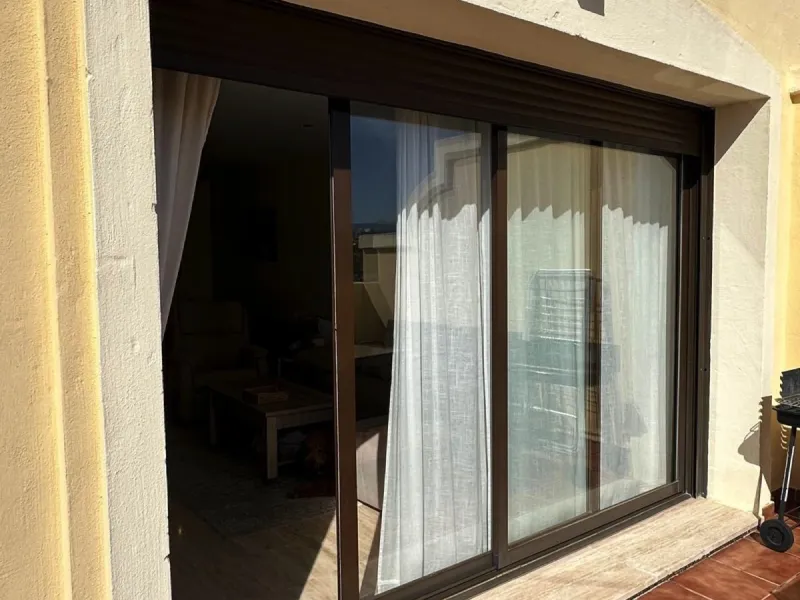 Stunning South-East Facing Penthouse with Panoramic Sea & Sierra Bermeja Views – Near Valle Romano & Azata Golf, Estepona