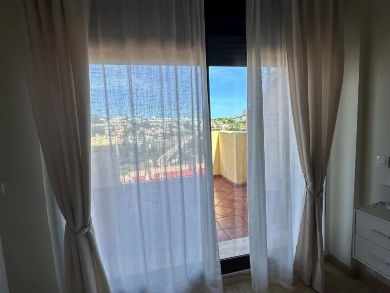 Stunning South-East Facing Penthouse with Panoramic Sea & Sierra Bermeja Views – Near Valle Romano & Azata Golf, Estepona