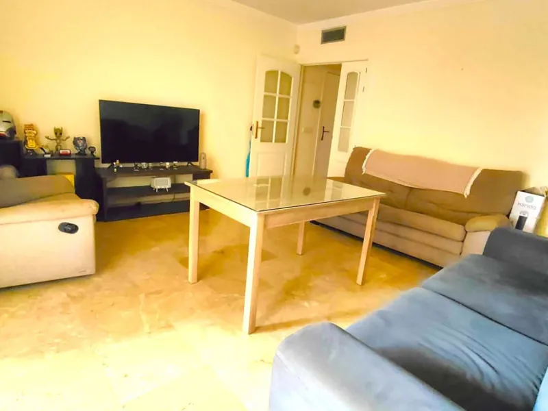 Beachfront 1-Bedroom Apartment with Reform Project to 2 Bedrooms Included – Avenida España, Puerto de Estepona