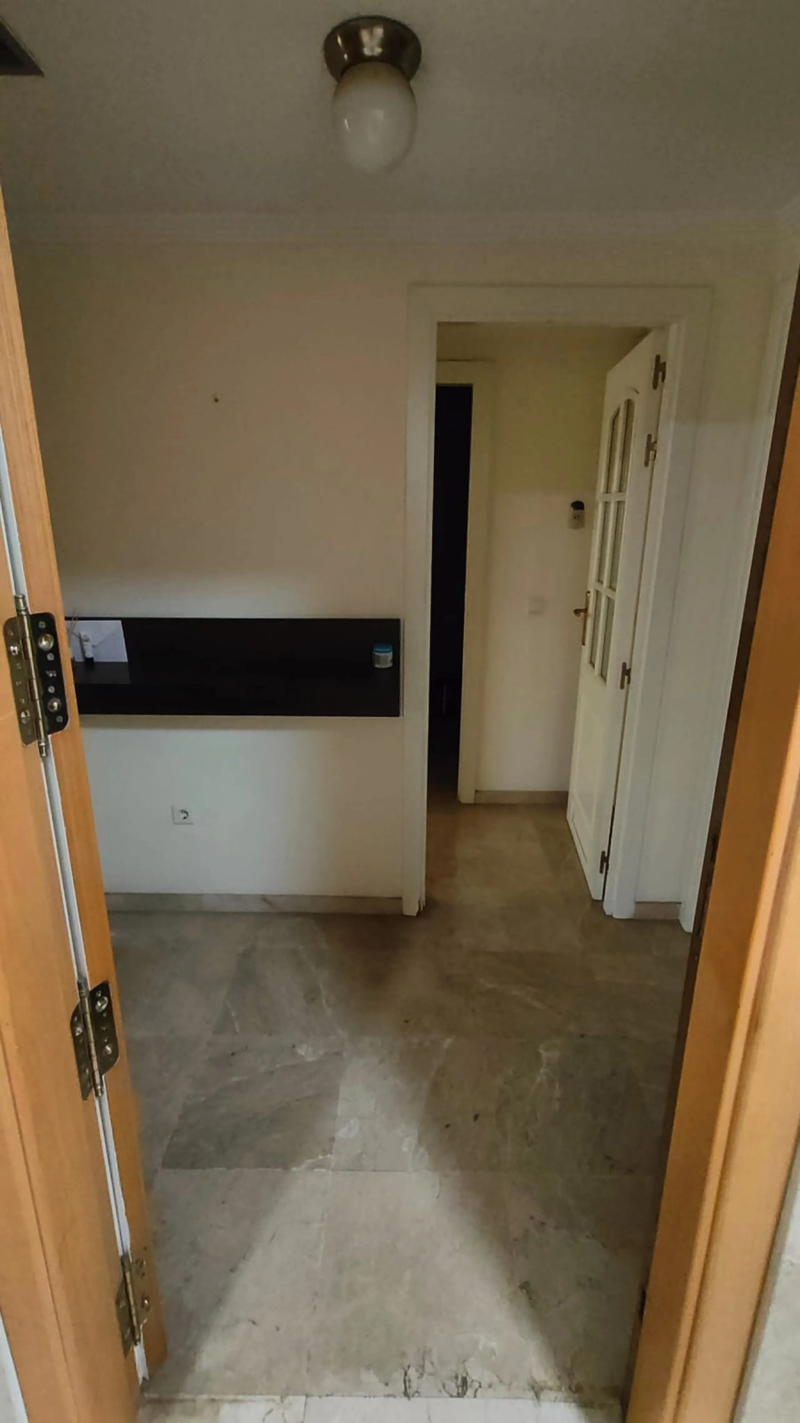 Beachfront 1-Bedroom Apartment with Reform Project to 2 Bedrooms Included – Avenida España, Puerto de Estepona