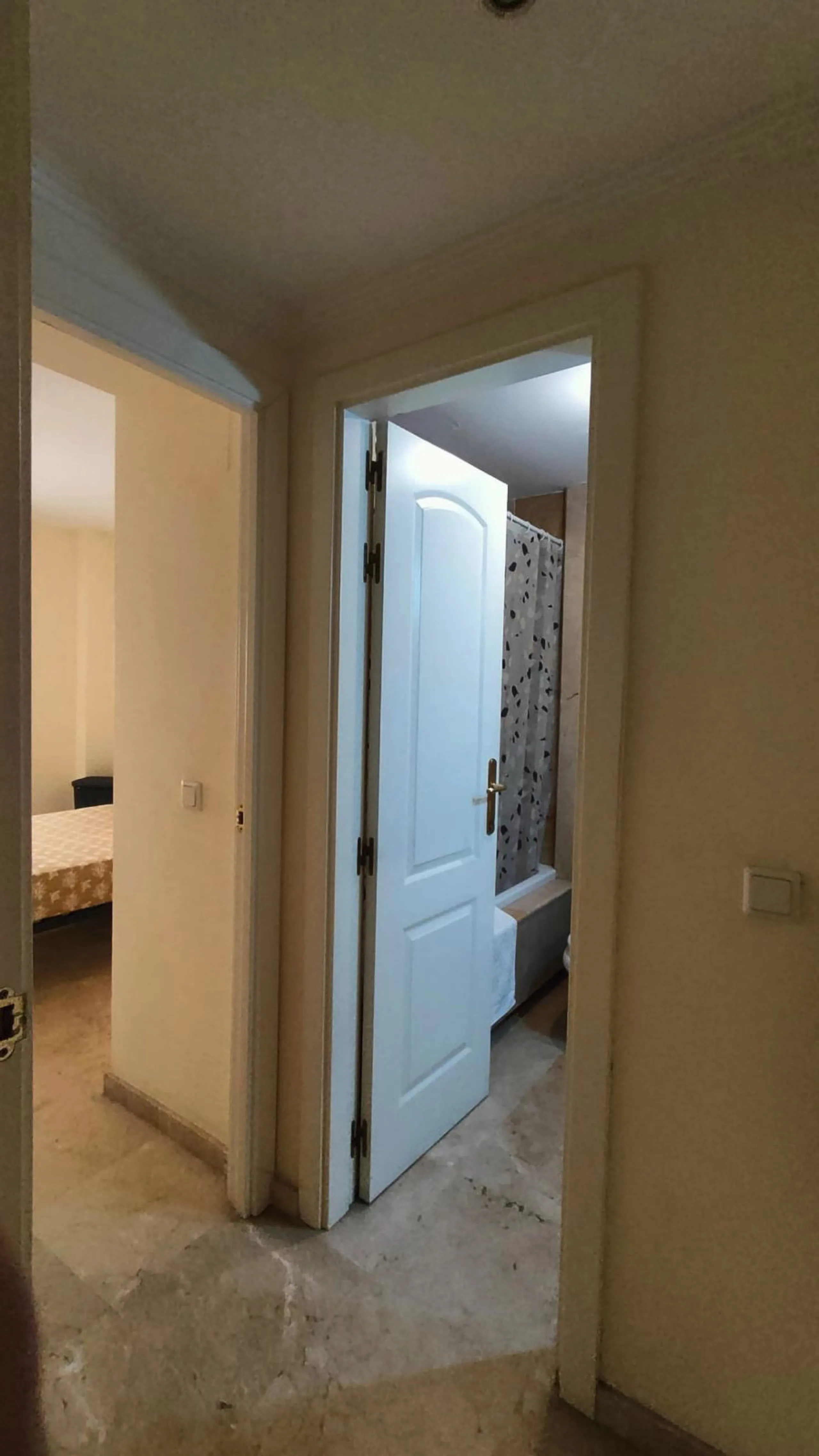 Beachfront 1-Bedroom Apartment with Reform Project to 2 Bedrooms Included – Avenida España, Puerto de Estepona