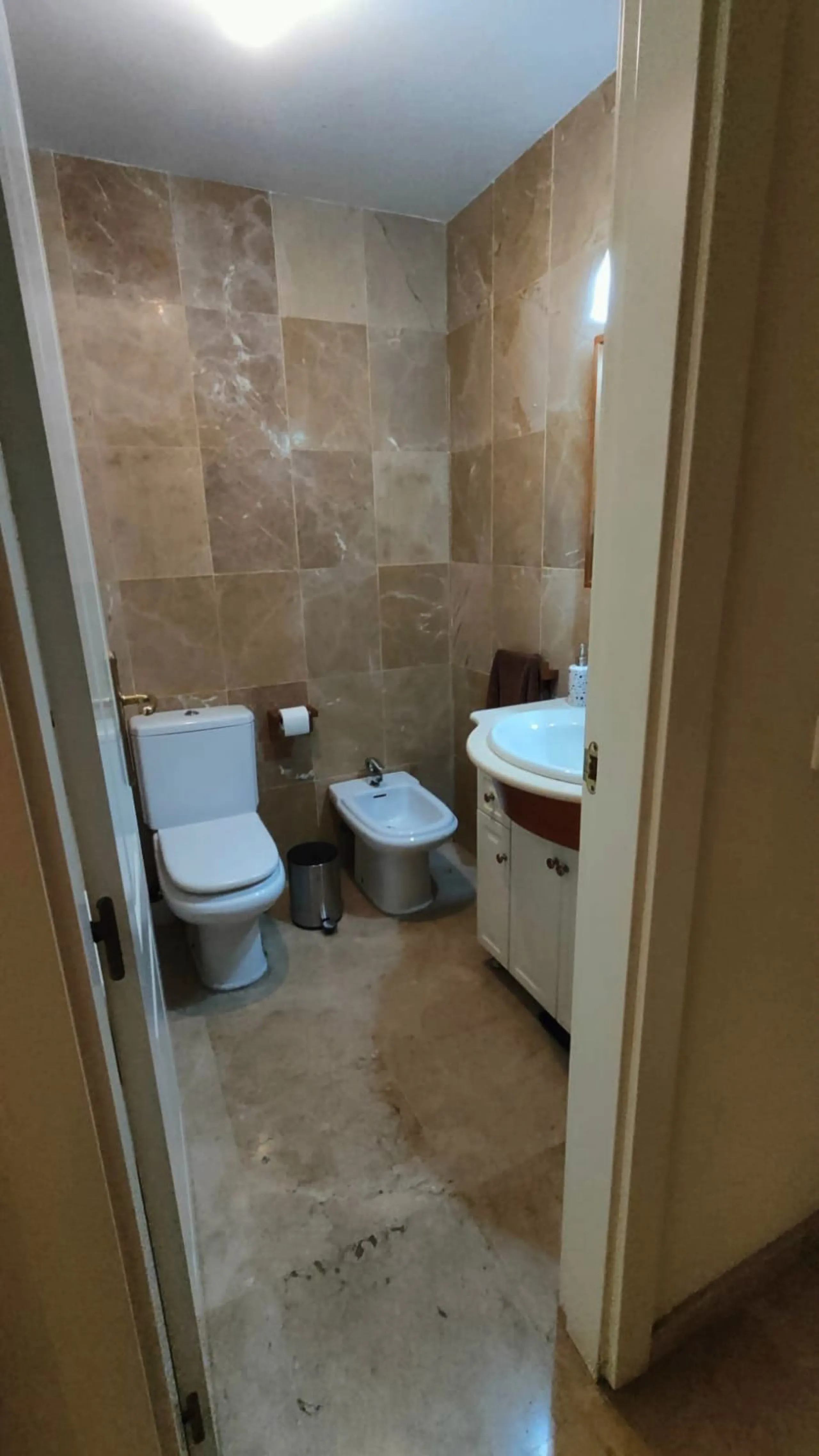 Beachfront 1-Bedroom Apartment with Reform Project to 2 Bedrooms Included – Avenida España, Puerto de Estepona