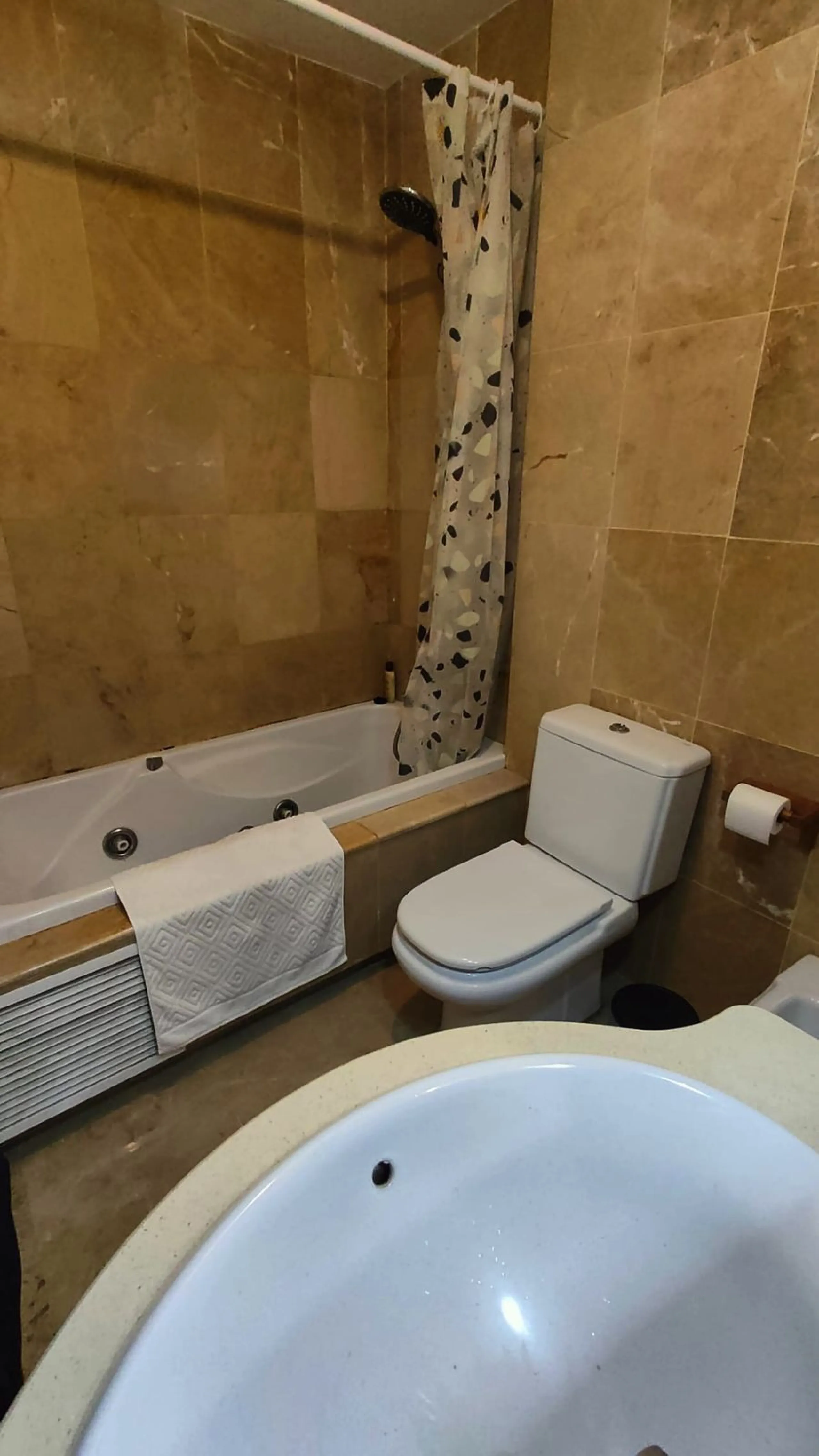 Beachfront 1-Bedroom Apartment with Reform Project to 2 Bedrooms Included – Avenida España, Puerto de Estepona