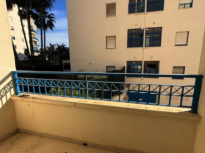 Apartment - Ground Floor Apartment в продаже в Estepona, Málaga. В доме 2 спален и 2 ванных комнат. Площадь дома 95 м²