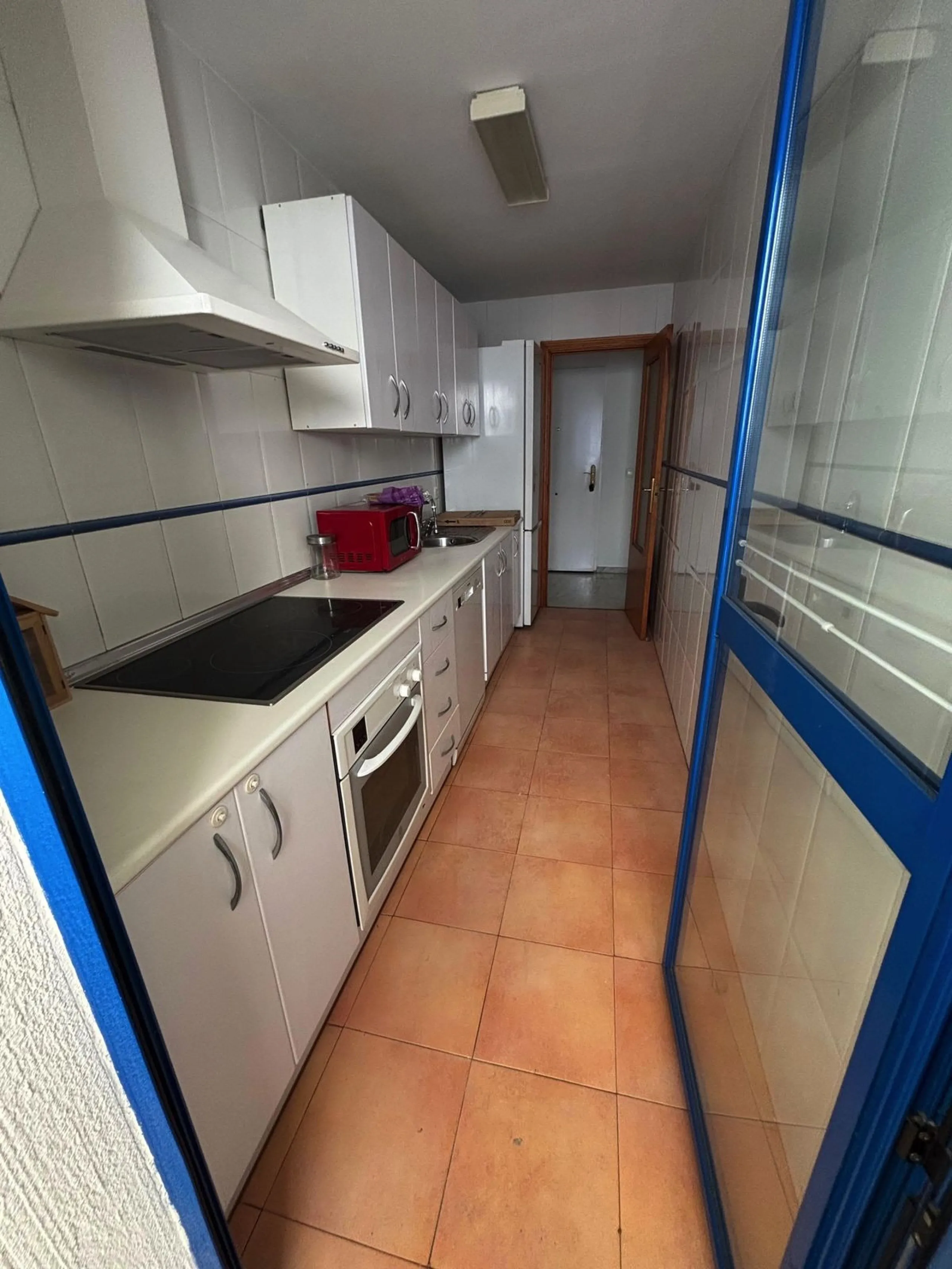 Apartment - Ground Floor Apartment в продаже в Estepona, Málaga. В доме 2 спален и 2 ванных комнат. Площадь дома 95 м²