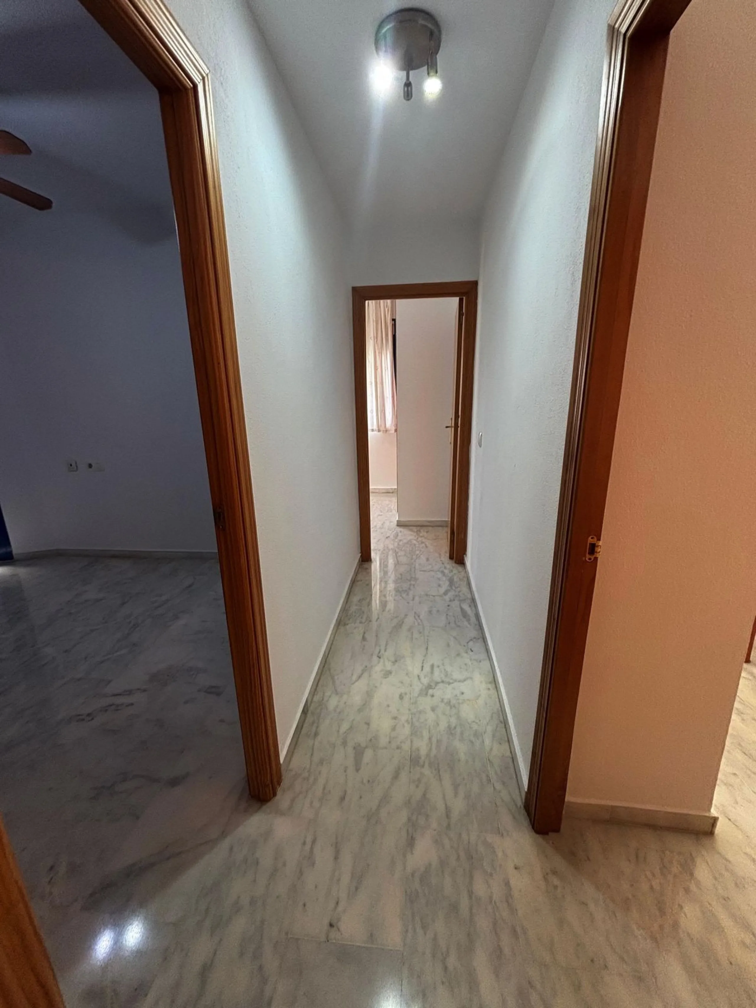 Apartment - Ground Floor Apartment в продаже в Estepona, Málaga. В доме 2 спален и 2 ванных комнат. Площадь дома 95 м²