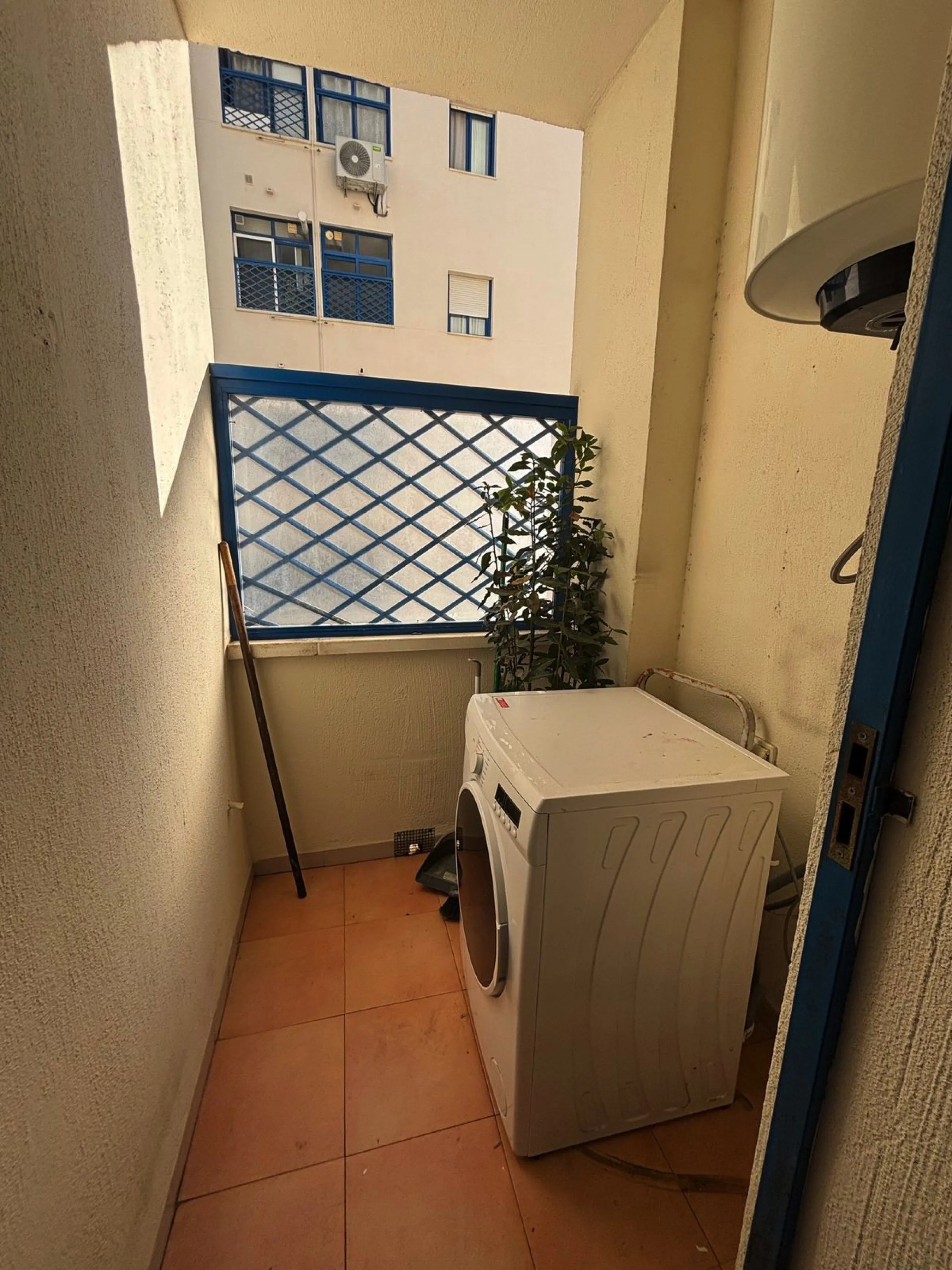 Apartment - Ground Floor Apartment в продаже в Estepona, Málaga. В доме 2 спален и 2 ванных комнат. Площадь дома 95 м²