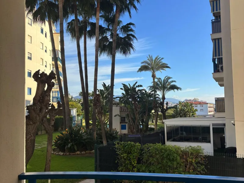 Apartment - Ground Floor Apartment в продаже в Estepona, Málaga. В доме 2 спален и 2 ванных комнат. Площадь дома 95 м²