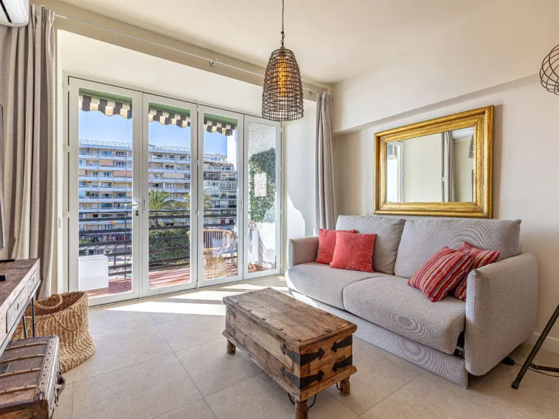 Beachfront 1-Bedroom Apartment with Panoramic Sea Views & 24/7 Concierge – Edificio Mediterráneo, Golden Mile, Marbella