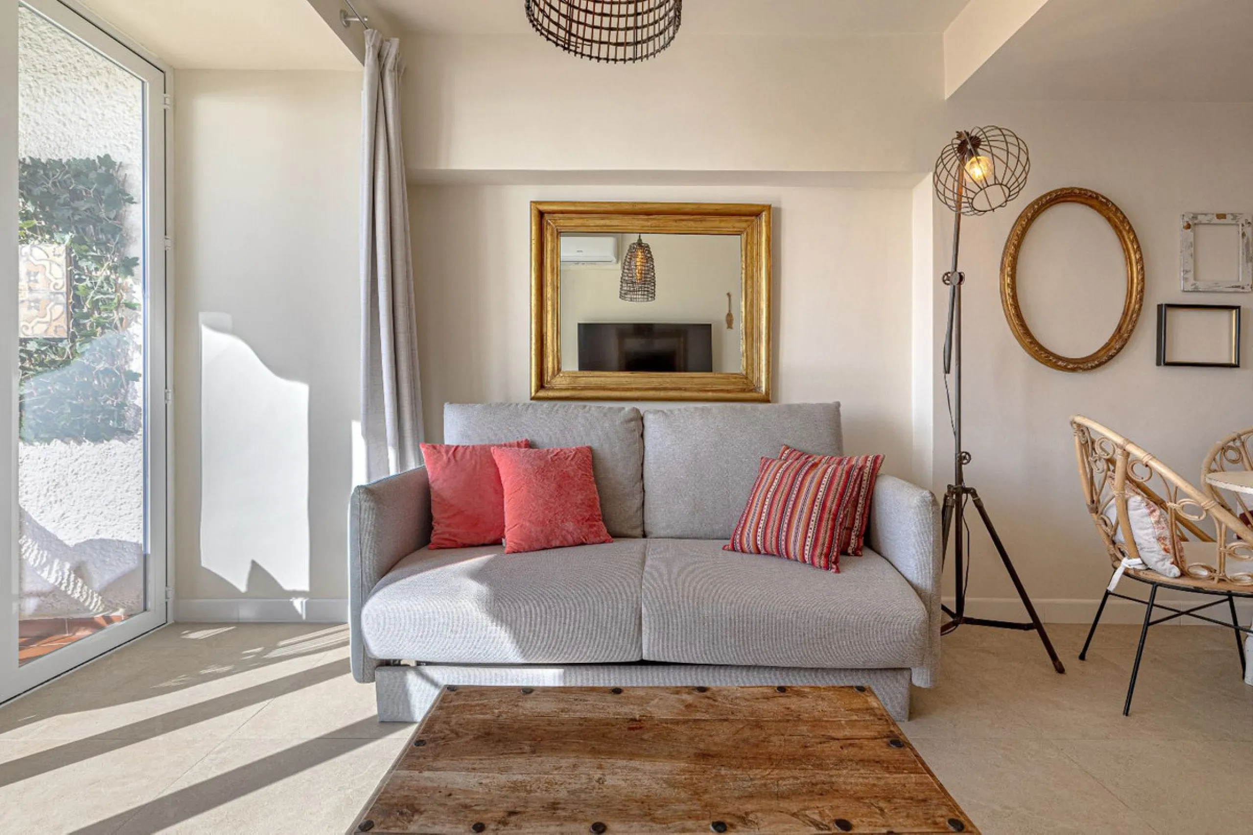 Beachfront 1-Bedroom Apartment with Panoramic Sea Views & 24/7 Concierge – Edificio Mediterráneo, Golden Mile, Marbella