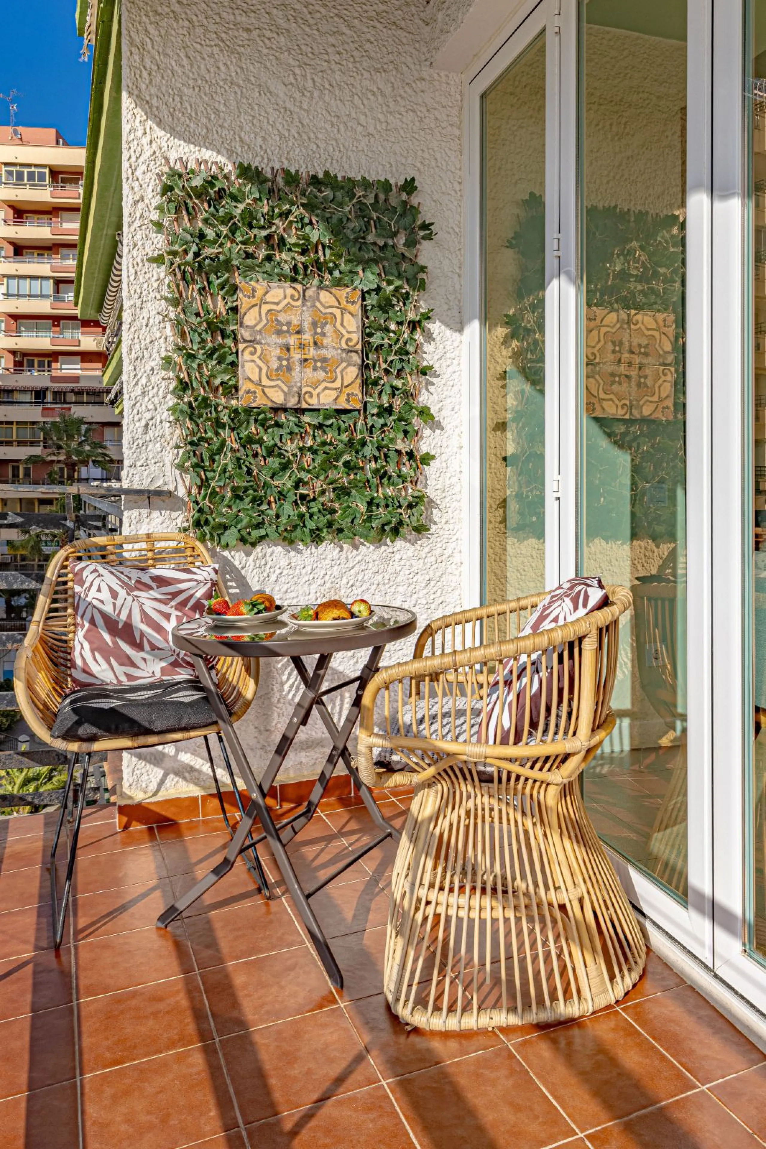 Beachfront 1-Bedroom Apartment with Panoramic Sea Views & 24/7 Concierge – Edificio Mediterráneo, Golden Mile, Marbella