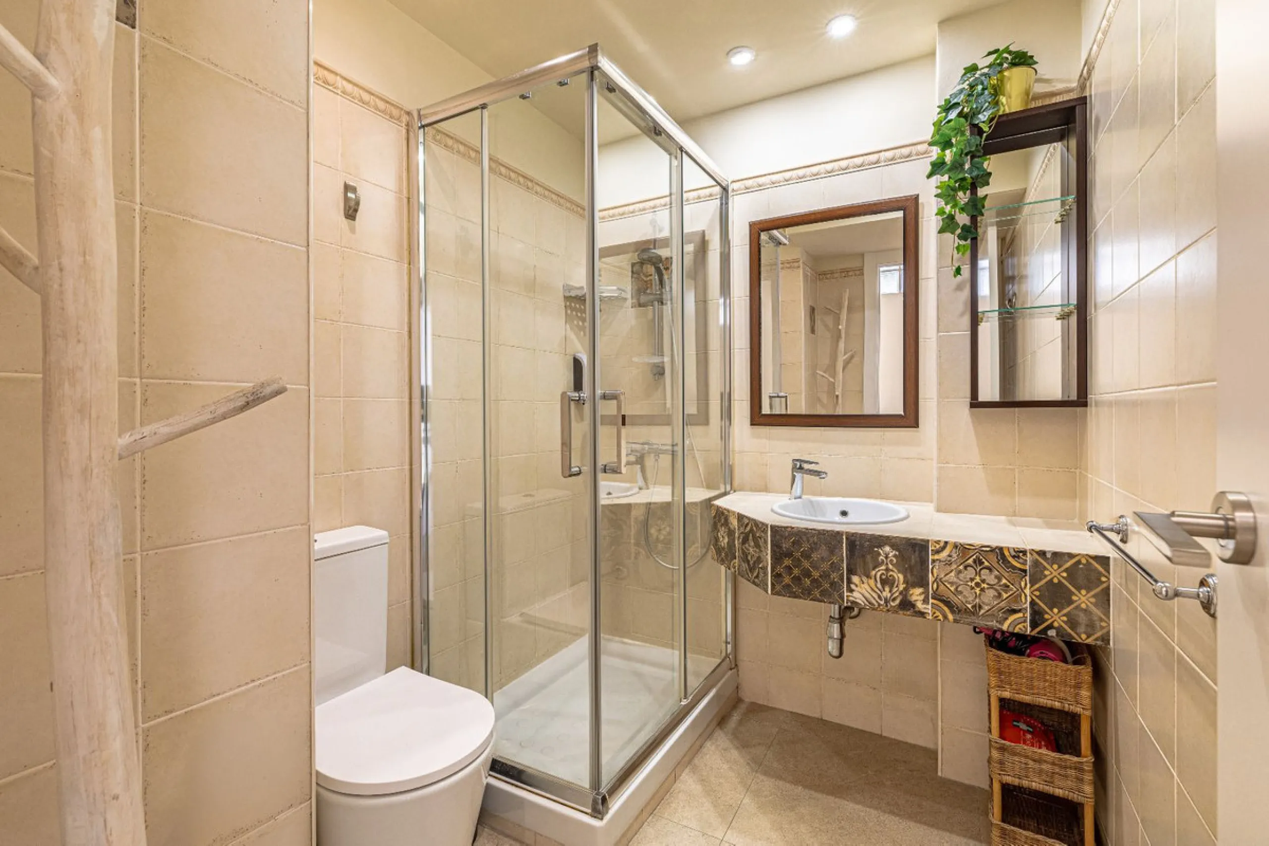Beachfront 1-Bedroom Apartment with Panoramic Sea Views & 24/7 Concierge – Edificio Mediterráneo, Golden Mile, Marbella