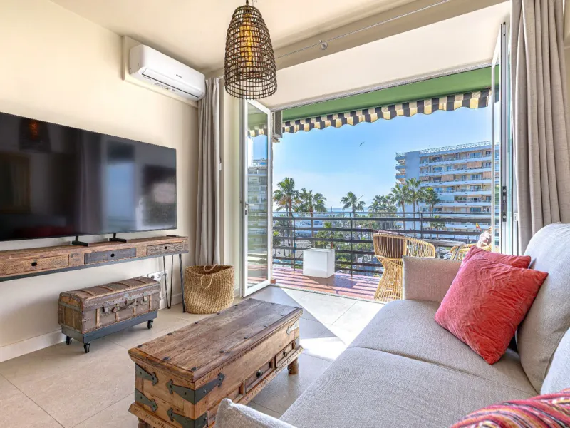 Beachfront 1-Bedroom Apartment with Panoramic Sea Views & 24/7 Concierge – Edificio Mediterráneo, Golden Mile, Marbella