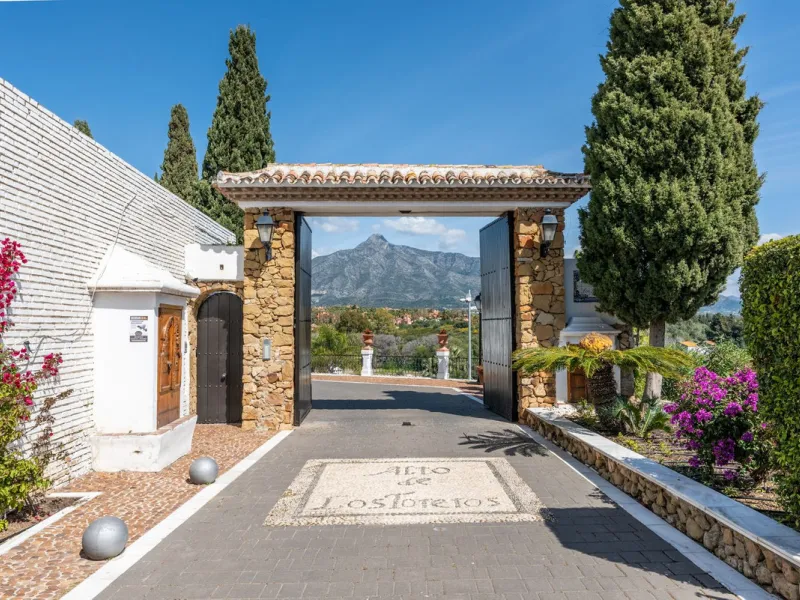 House - Townhouse в продаже в Marbella, Málaga. В доме 4 спален и 4 ванных комнат. Площадь дома 259 м²