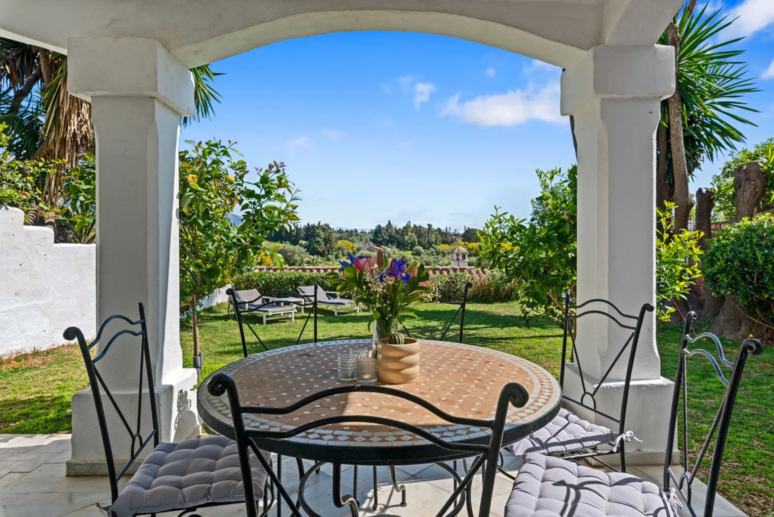 House - Townhouse в продаже в Marbella, Málaga. В доме 4 спален и 4 ванных комнат. Площадь дома 259 м²
