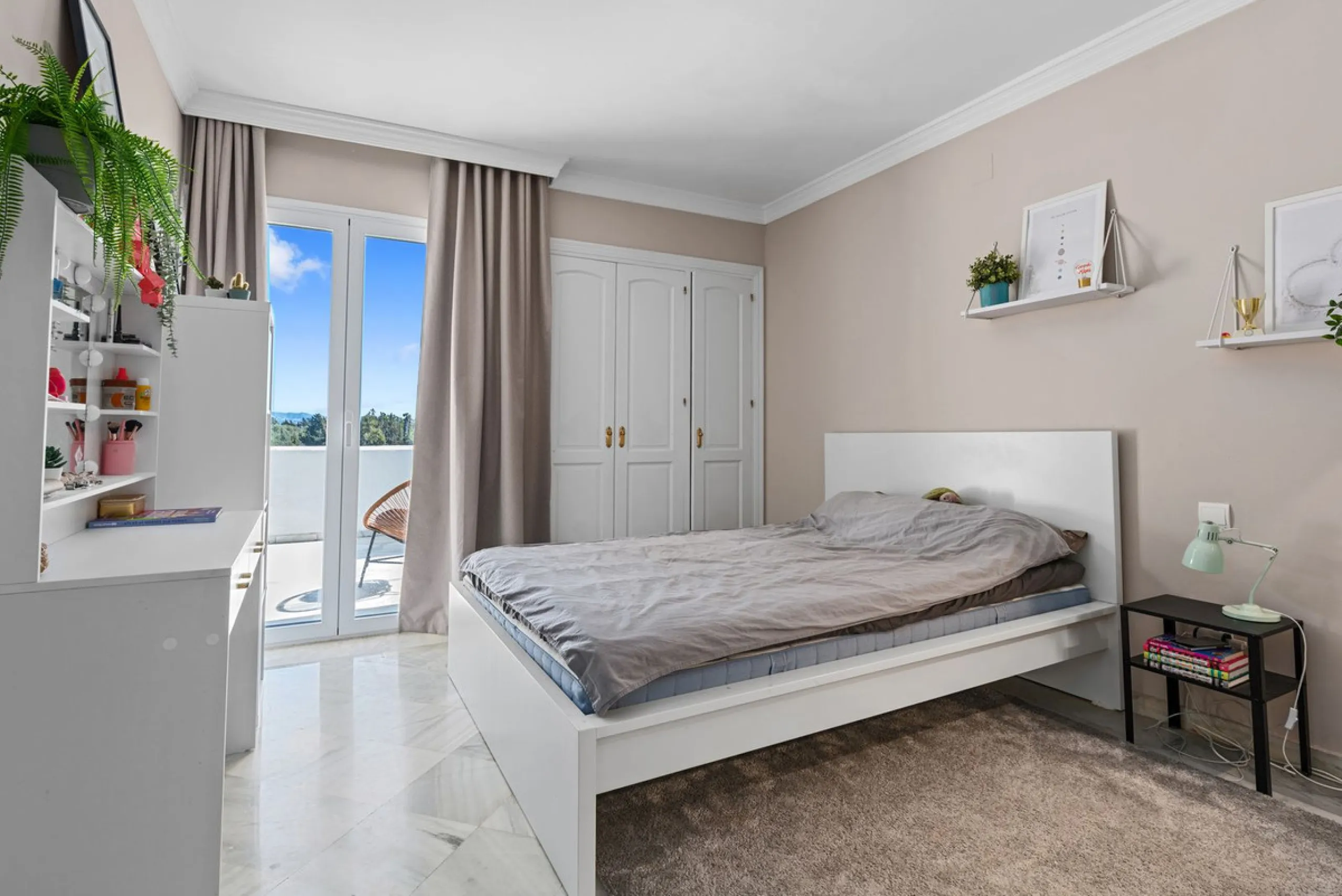 House - Townhouse в продаже в Marbella, Málaga. В доме 4 спален и 4 ванных комнат. Площадь дома 259 м²