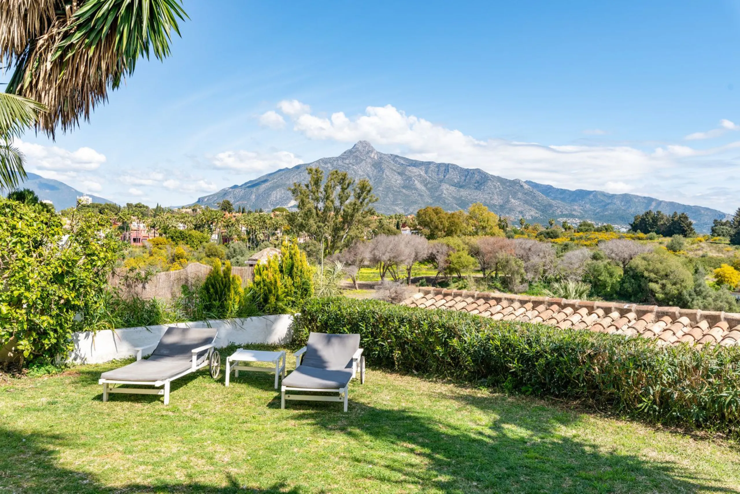 House - Townhouse в продаже в Marbella, Málaga. В доме 4 спален и 4 ванных комнат. Площадь дома 259 м²