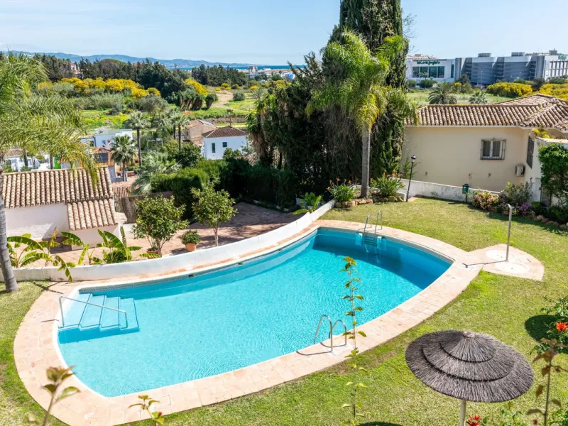 House - Townhouse в продаже в Marbella, Málaga. В доме 4 спален и 4 ванных комнат. Площадь дома 259 м²