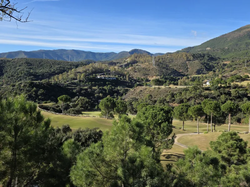 Plot - Land в продаже в Benahavís, Málaga. Площадь дома 1600 м². Площадь участка 5497 м²