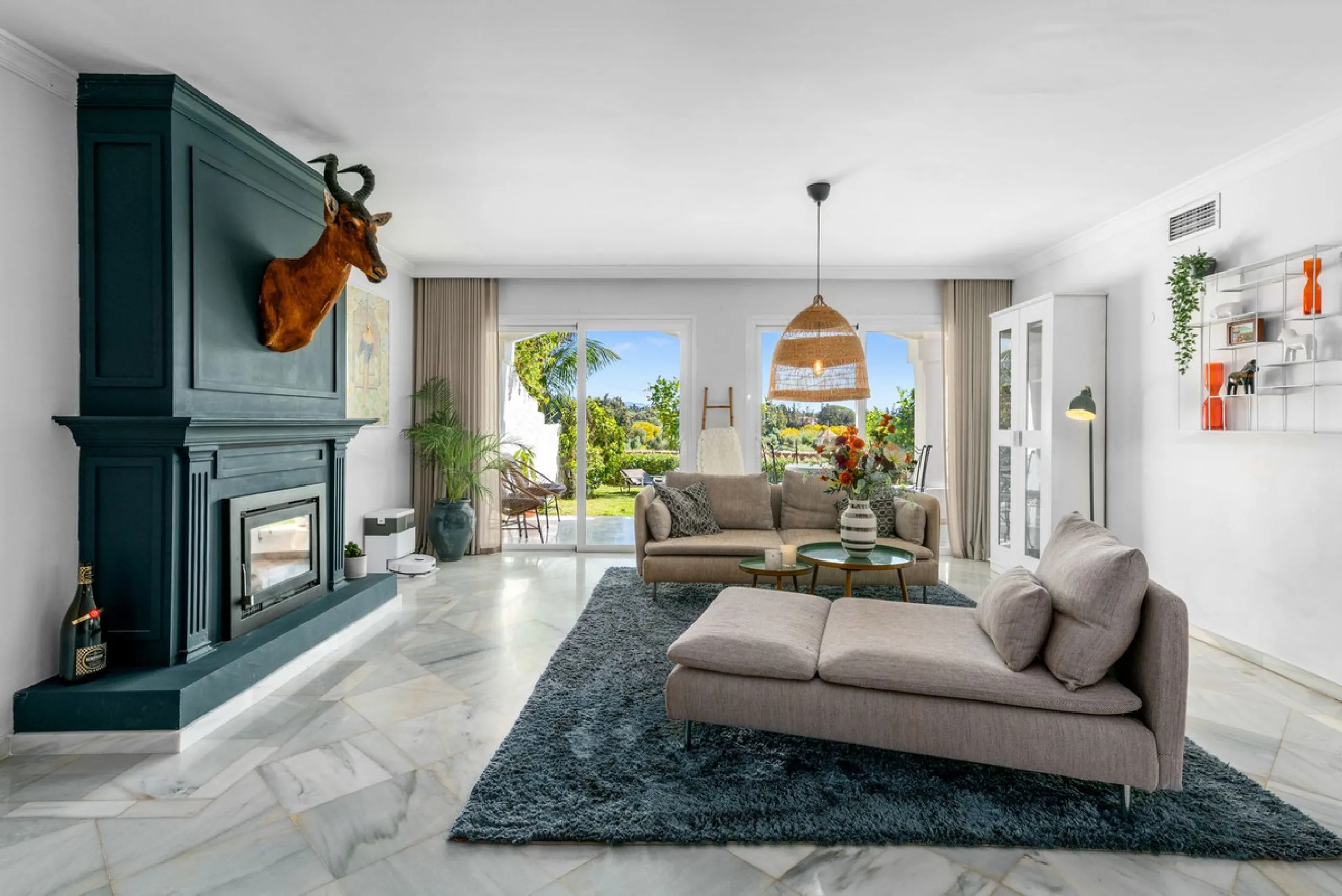House - Townhouse в продаже в Marbella, Málaga. В доме 4 спален и 4 ванных комнат. Площадь дома 259 м²
