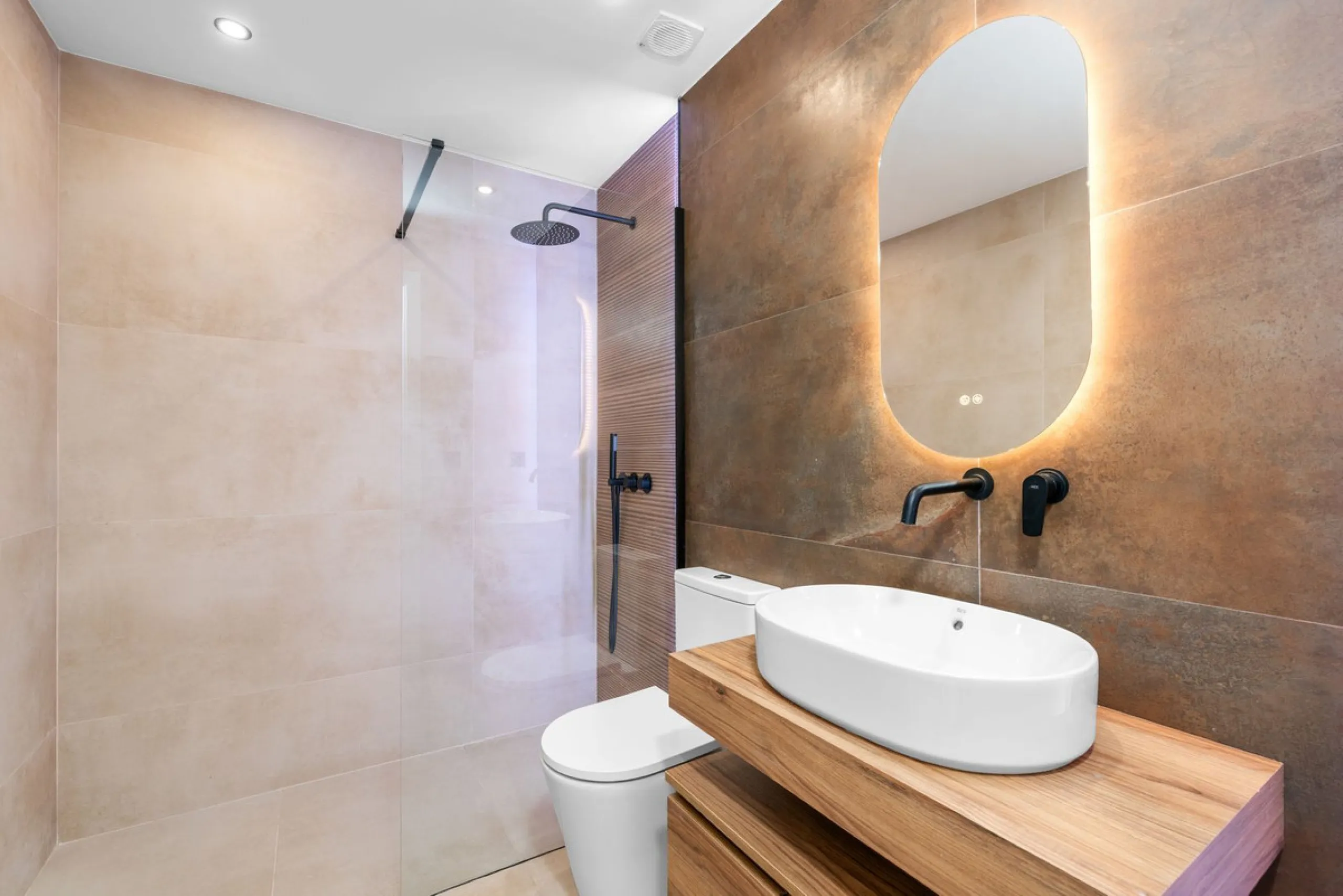 Apartment - Ground Floor Apartment в продаже в Marbella, Málaga. В доме 3 спален и 2 ванных комнат. Площадь дома 120 м²