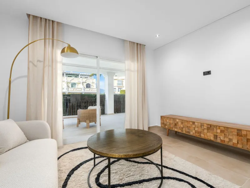 Apartment - Ground Floor Apartment в продаже в Marbella, Málaga. В доме 3 спален и 2 ванных комнат. Площадь дома 120 м²