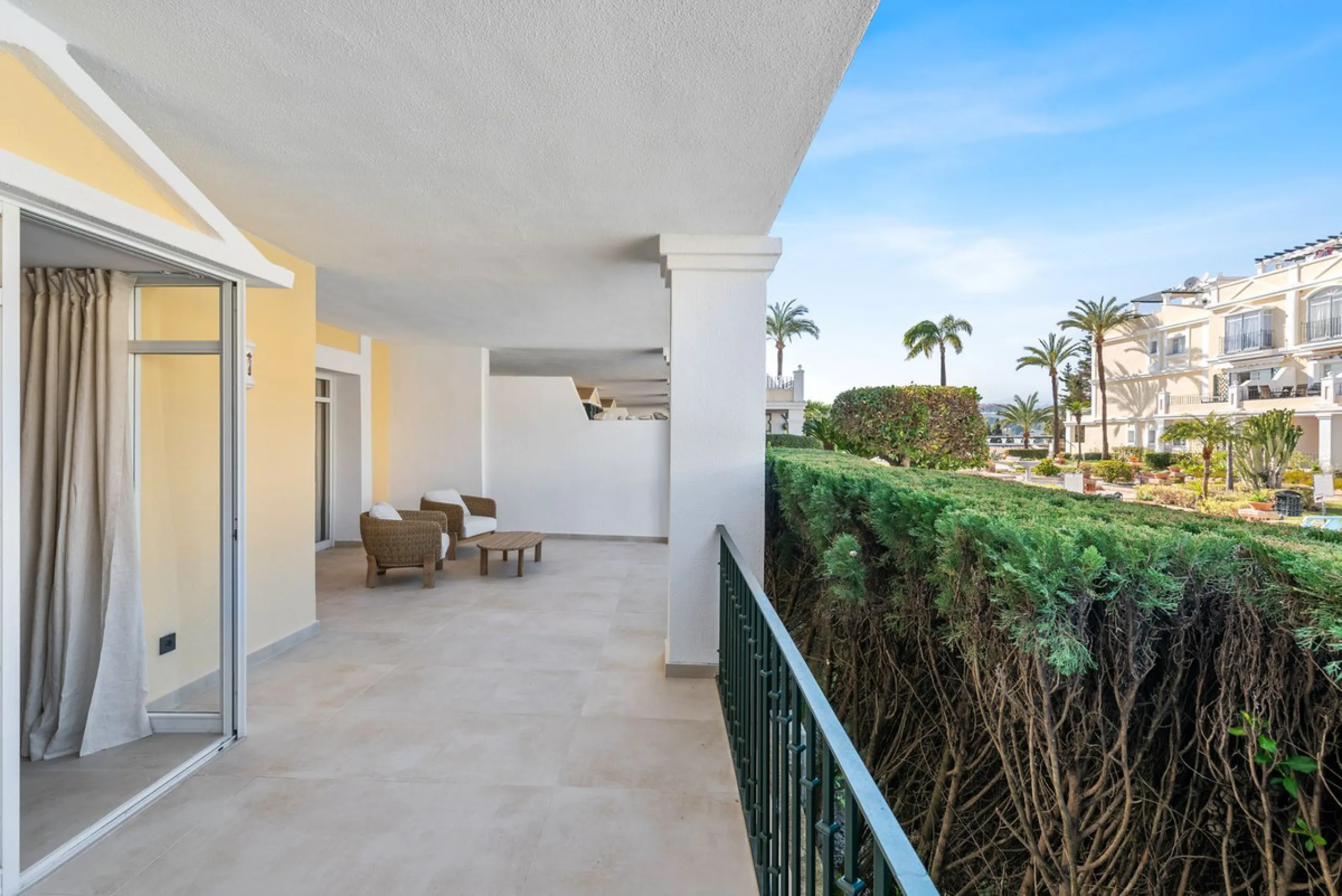 Apartment - Ground Floor Apartment в продаже в Marbella, Málaga. В доме 3 спален и 2 ванных комнат. Площадь дома 120 м²