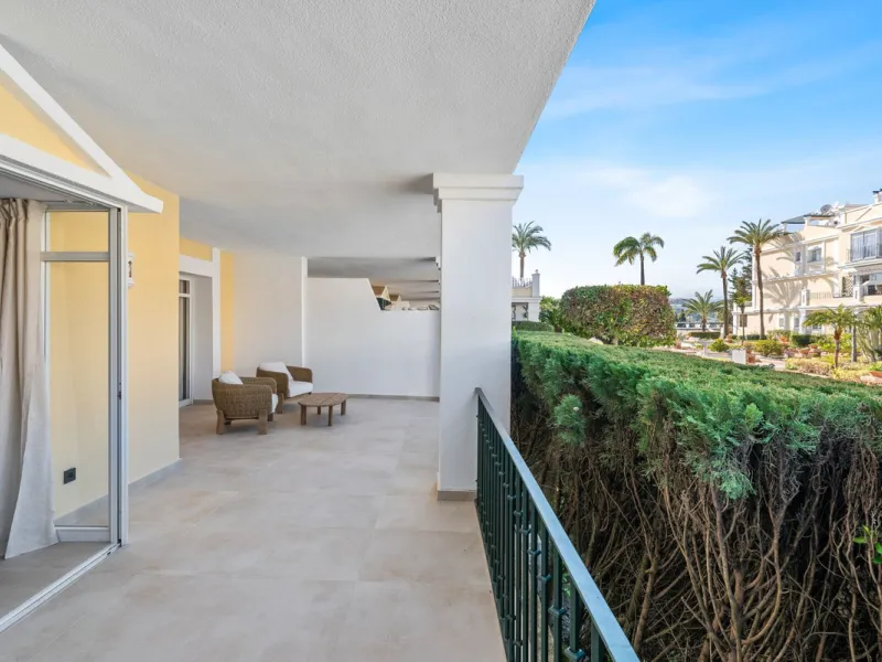 Apartment - Ground Floor Apartment в продаже в Marbella, Málaga. В доме 3 спален и 2 ванных комнат. Площадь дома 120 м²