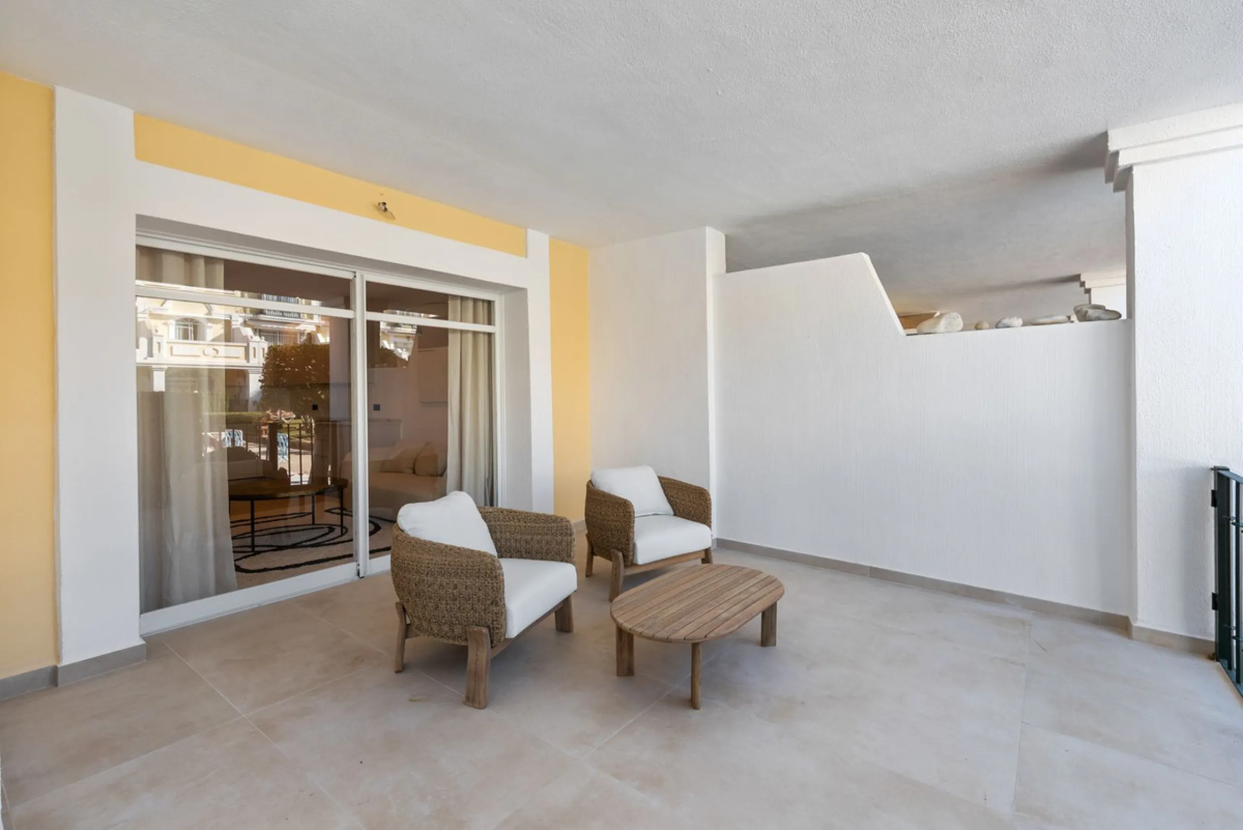 Apartment - Ground Floor Apartment в продаже в Marbella, Málaga. В доме 3 спален и 2 ванных комнат. Площадь дома 120 м²
